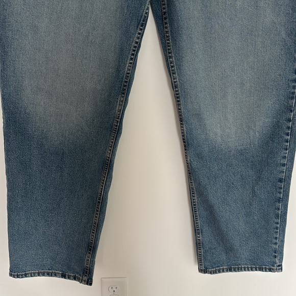 Levi's NWT Men's 550 Relaxed Jean - Size 42x32 - Picture 3 of 6